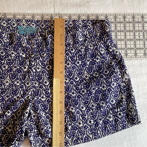 CREME FRAICHE LUXURY RESORT WEAR shorts size small blue ikat w/ pockets - Picture 3 of 6